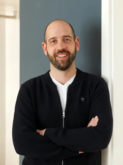 Laszlo Diewald – Founder & CEO of presentaid